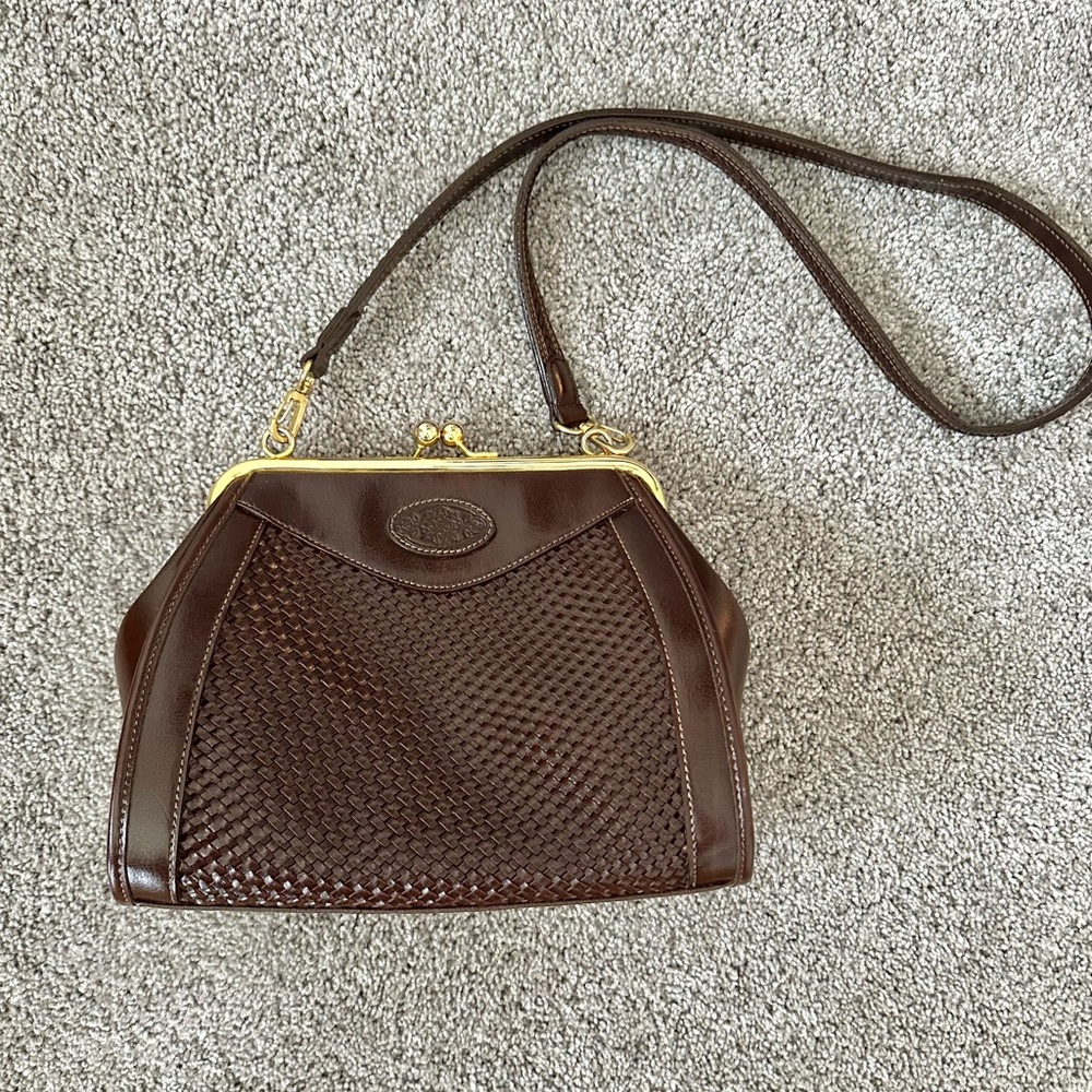 VTG 90s Y2K Gold Coast Brown Leather Kisslock Frame Crossbody Elevated Staple